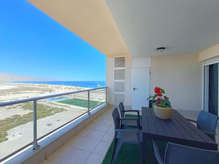Mar Y Sal 12 Suites, Gran Terraza Con Vistas Al Mar, 2 Hab, Garaje Y Piscina Roquetas de Mar Exterior photo